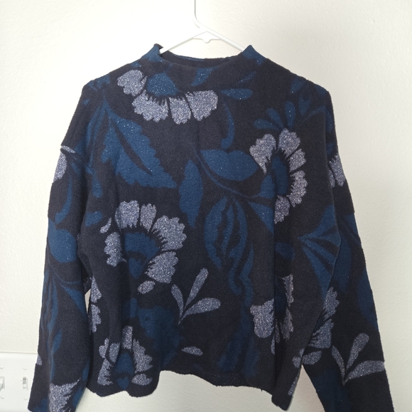 Ann Taylor 2023 Blue Floral With Metallic Silver Details Sweater Size Medium - Picture 15 of 16